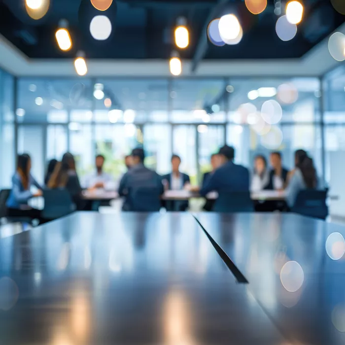stanza con in corso una riunione tra professori 