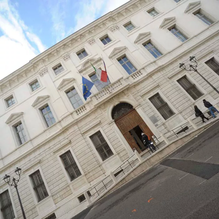 portone principale del Dipartimento di Psicologia e Scienze Cognitive