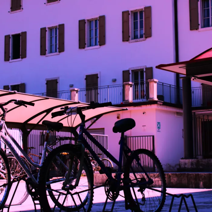 Cortile del Collegio Clesio con colori alterati