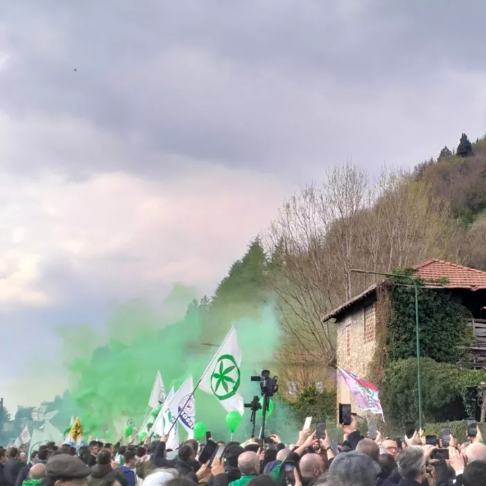 scatto realizzato il giorno del funerale di Bossi
